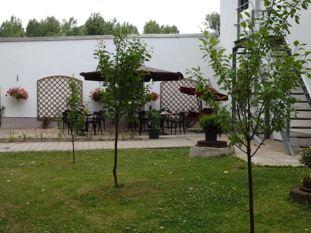 Zur Saale Hotel Weissenfels Exterior photo