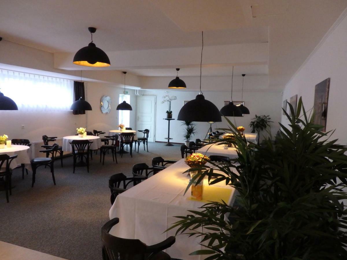 Zur Saale Hotel Weissenfels Exterior photo