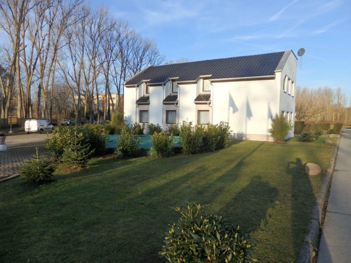 Zur Saale Hotel Weissenfels Exterior photo